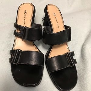 Anne Klein Heels-With Flaw